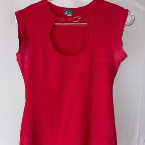 Red Cut-Out Tank - Picture 5 of 5